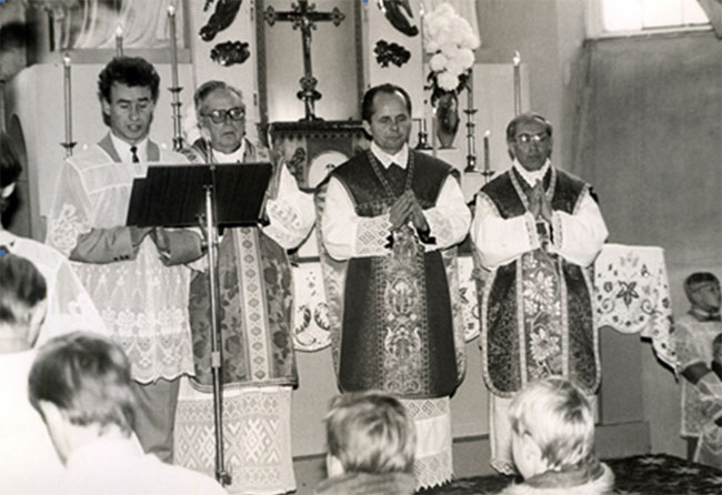 Romas Žemaitis, Sigitas Tamkevičius, Jonas Kastytis Matulionis (Kybartų Eucharistinio Išganytojo parapijos bažnyčia)